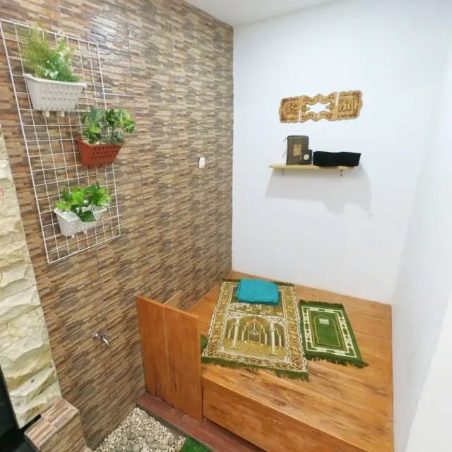 11+ Desain Ruang Sholat Minimalis di Dalam Rumah 20