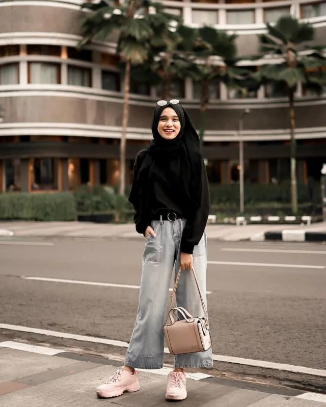 10 Ide Padu Padan Wide Leg Jeans ala Selebgram 19