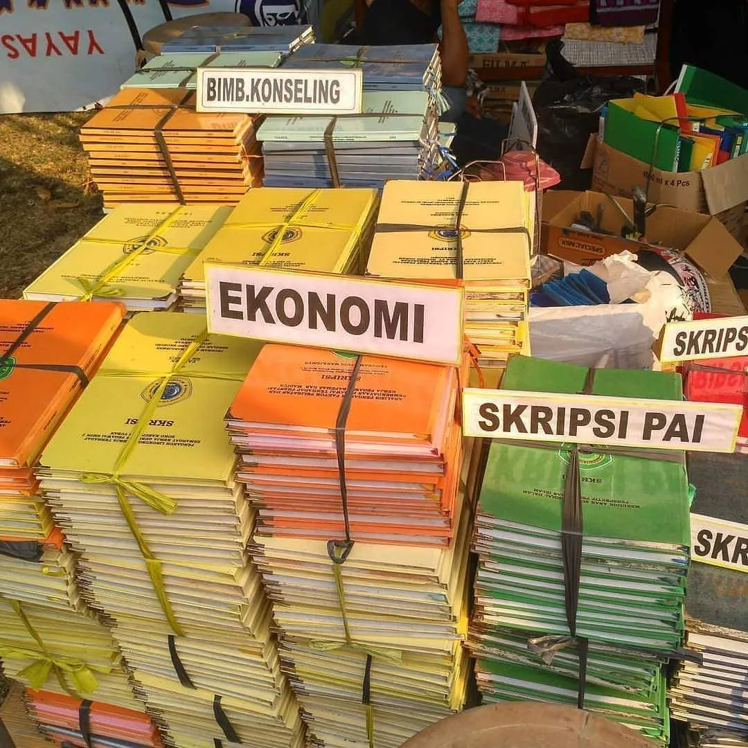 7 Penampakan Skripsi yang Dibuang ini Bikin Hati Teriris-iris. Perjuangan itu Tinggal Kenangan, Sobat~ 14