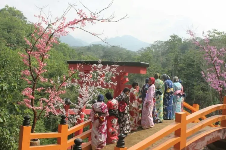 The Hills Vaganza, Wisata Kuliner Kekinian Ala Jepang di Kudus. Yuk Akhir Pekan ke Sana! 18