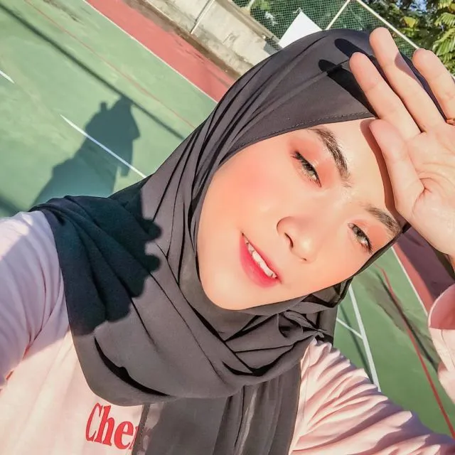 Anti Kusam, 9+ Peach Make-up Look ala Selebgram Ini Bisa Jadi Panutanmu. Bosan kan Merah Muda Melulu 19
