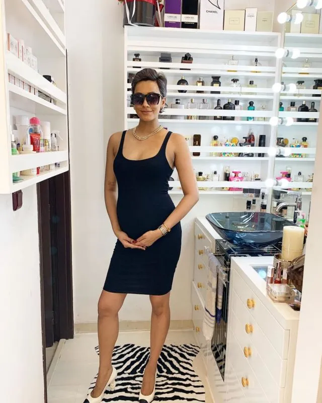 Kata Siapa Hamil Pasti Kucel? 10 Gaya Modis Kimmy Jayanti Pamer Baby Bump Ini Kecenya Maksimal! 14