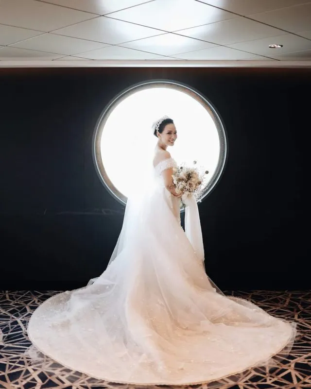 Mengulik 10 Potret Romantis Pernikahan Yuanita Christiani di Kapal Pesiar. Fotonya Bikin Baper! 13