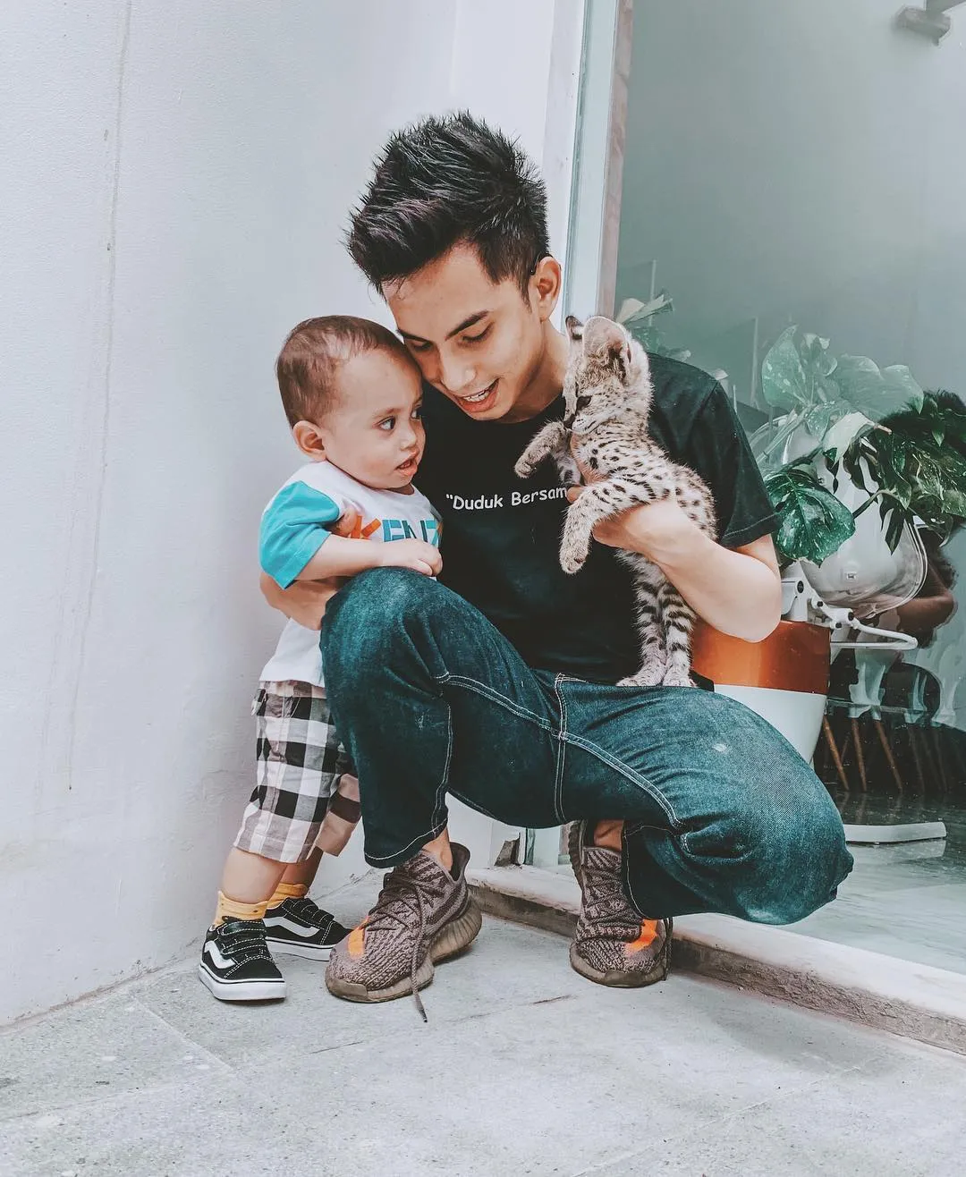 Lucunya Xabiru yang Akrab Banget Sama Kucing. Calon Jodoh Penyayang di Masa Depan Nih! 11