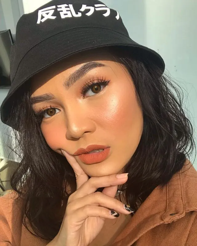 Anti Kusam, 9+ Peach Make-up Look ala Selebgram Ini Bisa Jadi Panutanmu. Bosan kan Merah Muda Melulu 13
