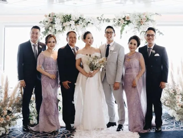 Mengulik 10 Potret Romantis Pernikahan Yuanita Christiani di Kapal Pesiar. Fotonya Bikin Baper! 17
