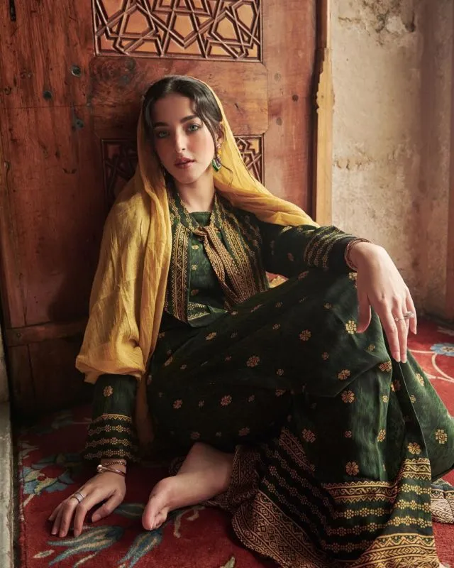 8 Gaya Fesyen Elegan Tasya Farasya Liburan ke Turki. Bak Putri dari Timur Tengah! 10