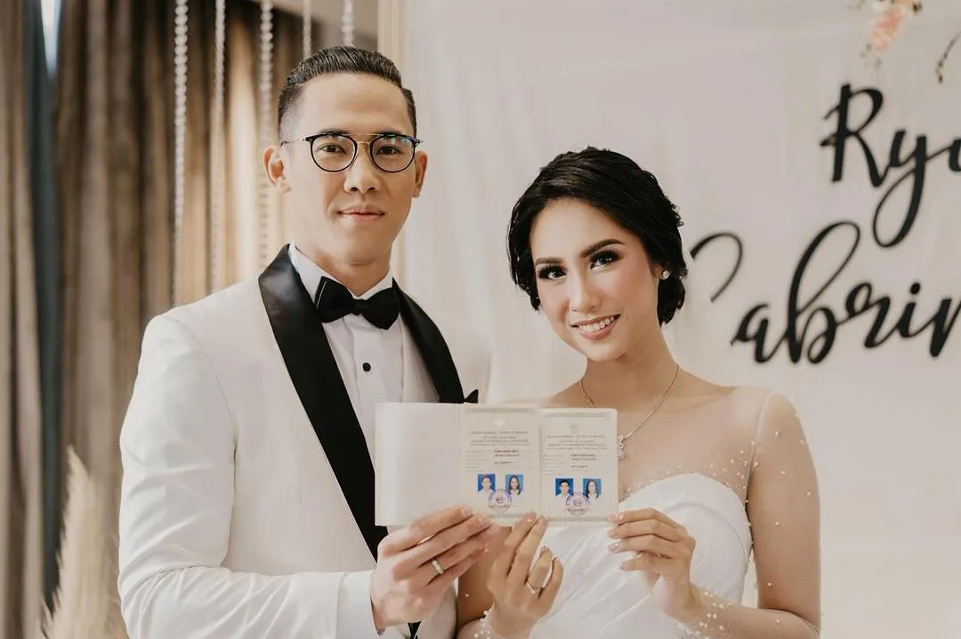 Kisah Cinta Ryuji Utomo-Sabrina: Putuskan Nggak Pacaran, Tapi Langsung Mau Serius Sejak Awal 24