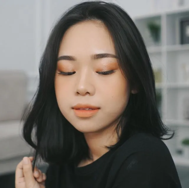 Anti Kusam, 9+ Peach Make-up Look ala Selebgram Ini Bisa Jadi Panutanmu. Bosan kan Merah Muda Melulu 17