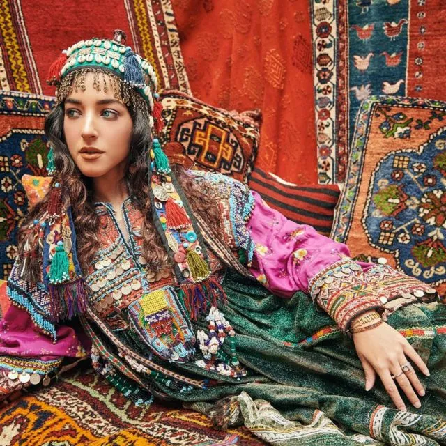 8 Gaya Fesyen Elegan Tasya Farasya Liburan ke Turki. Bak Putri dari Timur Tengah! 12