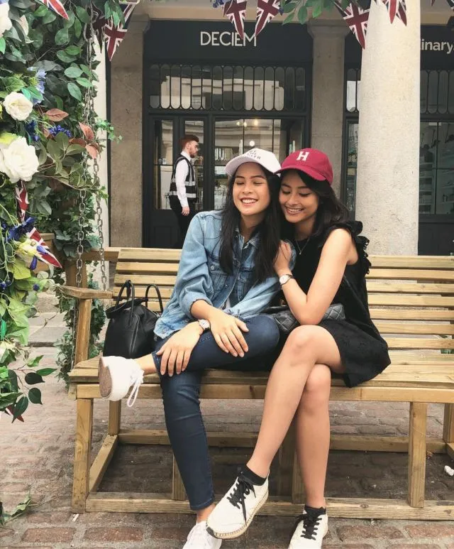 Potret Keakraban Maudy Ayunda dan Amanda, Kakak Beradik yang Sama-Sama Cantik! 17