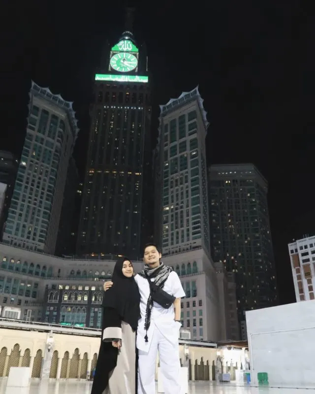 Syahdunya Anisa Rahma dan Anandito Saat Umroh; Pengantin Baru yang Romantis Terus! 8