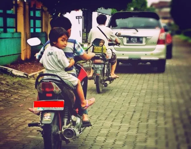 6 Alasan Kenapa Bocah di Bawah Umur Selalu Ngeselin Kalau Lagi Naik Motor 7