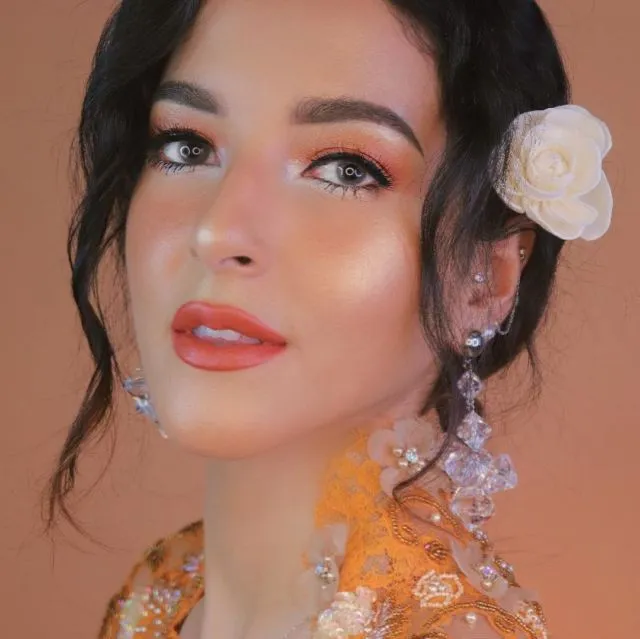 Anti Kusam, 9+ Peach Make-up Look ala Selebgram Ini Bisa Jadi Panutanmu. Bosan kan Merah Muda Melulu 22