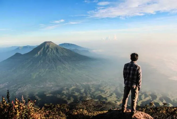 Sesosok Jasad Manusia Ditemukan Membusuk di Gunung Sumbing. Ngeri Banget Sih! 5