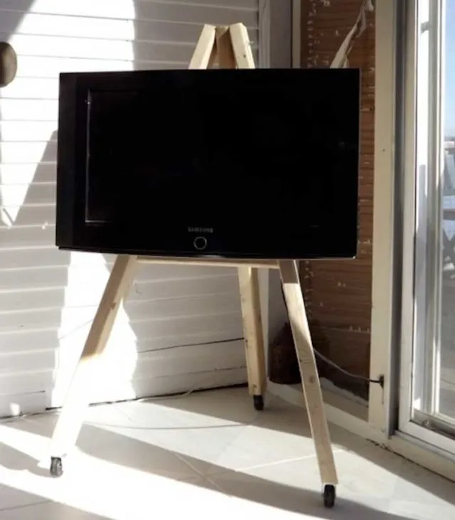 9 DIY Rak TV dari Kayu yang Desainnya Kece dan Bisa Dibikin Sendiri. Seminggu Jadi! 15