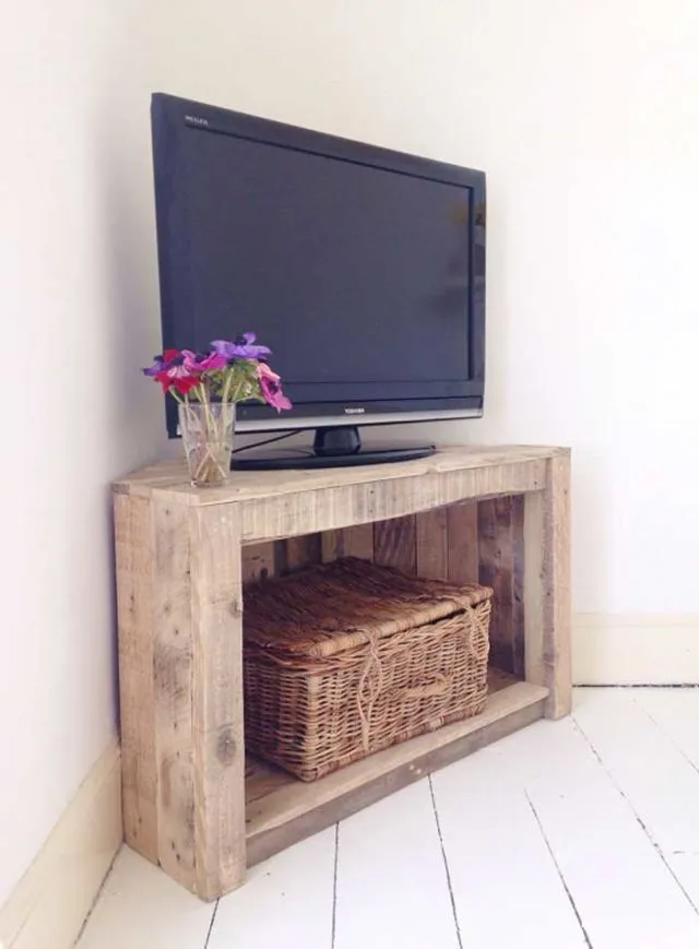 9 DIY Rak TV dari Kayu yang Desainnya Kece dan Bisa Dibikin Sendiri. Seminggu Jadi! 10