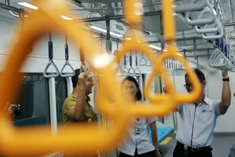 Kumpulan Foto Uji Coba Publik MRT Jakarta. Akhirnya Republik Ini Punya MRT Kaya Negara Maju ya! 13