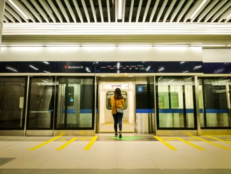 Kumpulan Foto Uji Coba Publik MRT Jakarta. Akhirnya Republik Ini Punya MRT Kaya Negara Maju ya! 15