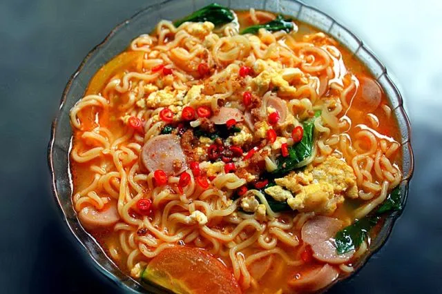 Mendung Disertai Angin Ribut Nggak Selalu Akan Hujan. Kadang 6 Hal Kocak ini yang Justru Jadi Tandanya 11