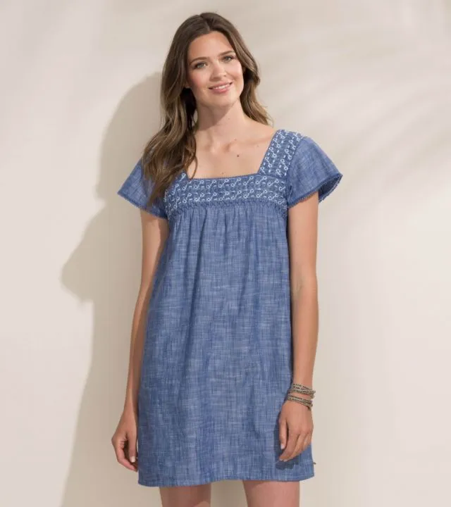 10 Ide Padu Padan Busana Santai Berbahan Chambray 13