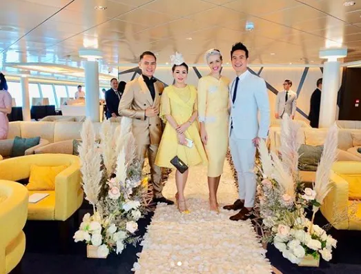 Jarang Terekspos, Ini 8 Potret Pernikahan Bahagia Daniel Mananta dan Anak Istrinya. Romantis! 16