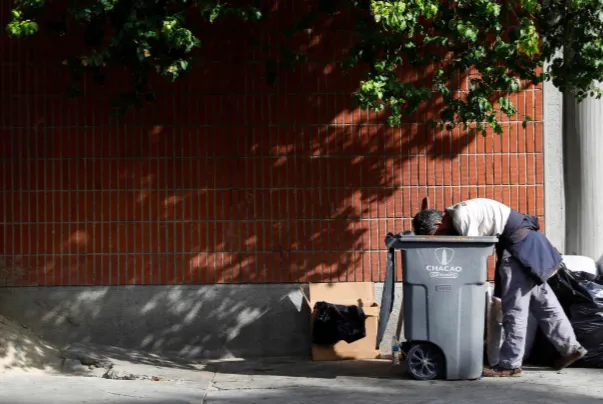 Nasib Venezuela Kian Memprihatinkan. Kini Banyak Orang Lapar Mengais Sisa Makanan dari Tong Sampah 11