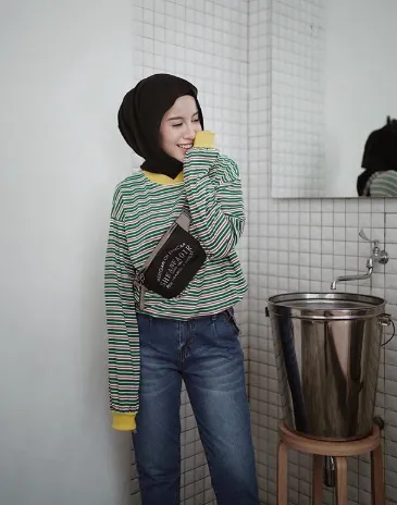 11 Pesona Aghnia Punjabi Saat Foto 'Meringis'. Aduhai Manis! 16
