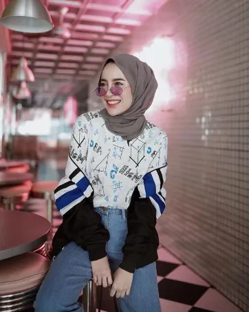 11 Pesona Aghnia Punjabi Saat Foto 'Meringis'. Aduhai Manis! 21