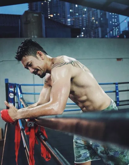 10 Senyum Denny Sumargo yang Bikin Mood Para Cewek Membaik. Bonus, Tubuh Atletisnya! 18