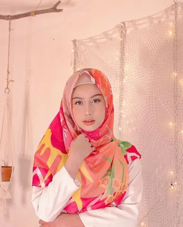 Potret Awkarin Setelah Lama Nggak Terdengar Kabarnya. Makin Cakep Aja, Neng ~ 13