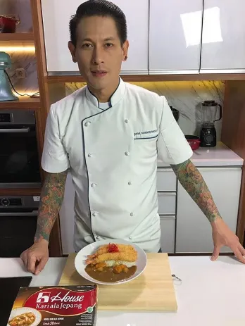 Sisi Lain Chef Juna yang Nggak Publik Tahu. Kira-Kira, Galak Beneran Kah? 7