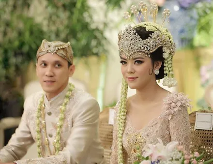 Cantiknya Riana Rizki, Adik Risa Saraswati yang Juga Punya Kemampuan Supranatural 10