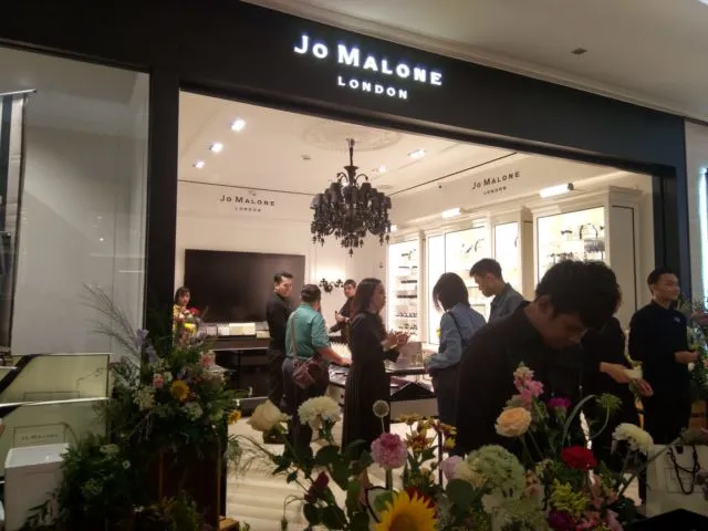 Berkelana ke London di Musim Panas Bersama Jo Malone Wild Flowers & Weeds. Wanginya Beda! 4