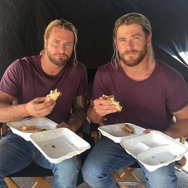 10 Stuntman yang Mirip Plek sama Aktor Aslinya. Tanpanya, Mungkin Idolamu di Film Nggak Sekeren itu! 17