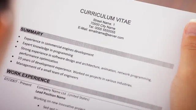 6 Hal yang Sebaiknya Tidak Dicantumkan dalam CV. Lembaran yang Penuh Belum Tentu Berisi 9