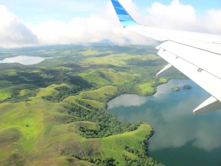 6 Cara Menikmati Danau Sentani di Papua. Jelajahi Danau Ini Bagaikan Liburan New Zealand! 7