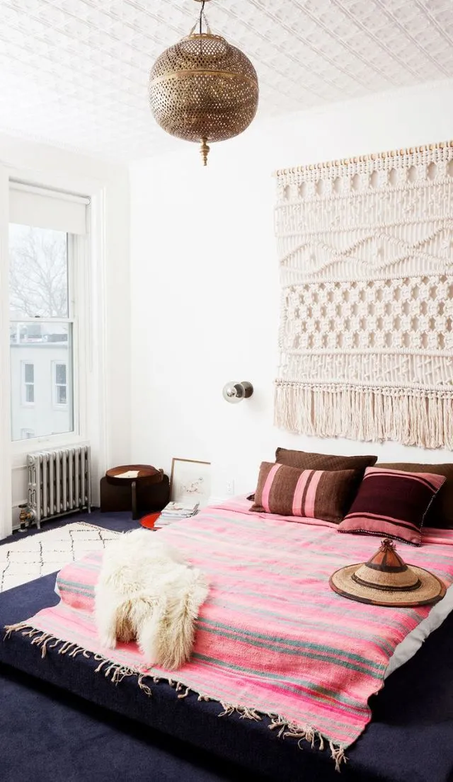 12+ Ide Dekorasi Kamar Bergaya Bohemian yang Bikin Kamu Seolah-olah Kayak Seniman 26