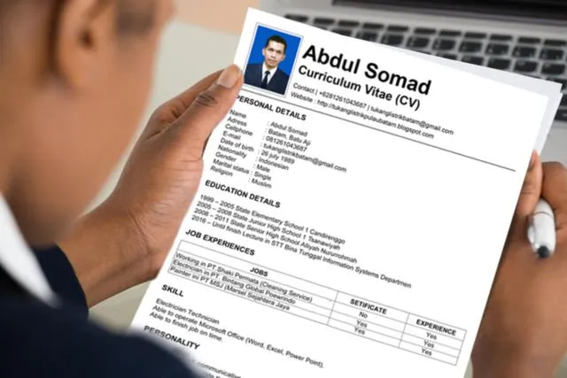 6 Hal yang Sebaiknya Tidak Dicantumkan dalam CV. Lembaran yang Penuh Belum Tentu Berisi 8