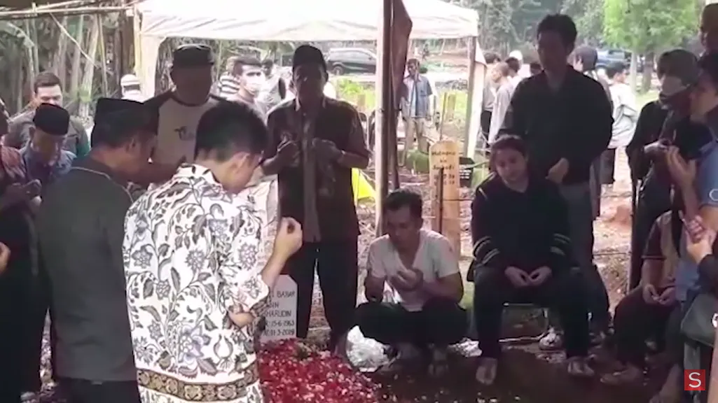 Belum Sempat Melihat Cucu Keduanya Lahir, Ayah Putri Titian Meninggal Dunia Secara Tiba-Tiba 4