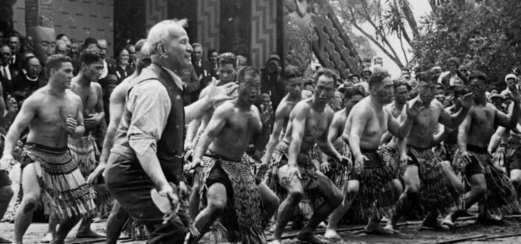 Mengenal Haka, Tarian Emosional untuk Hormati Korban Tragedi Penembakan di Masjid New Zealand 9
