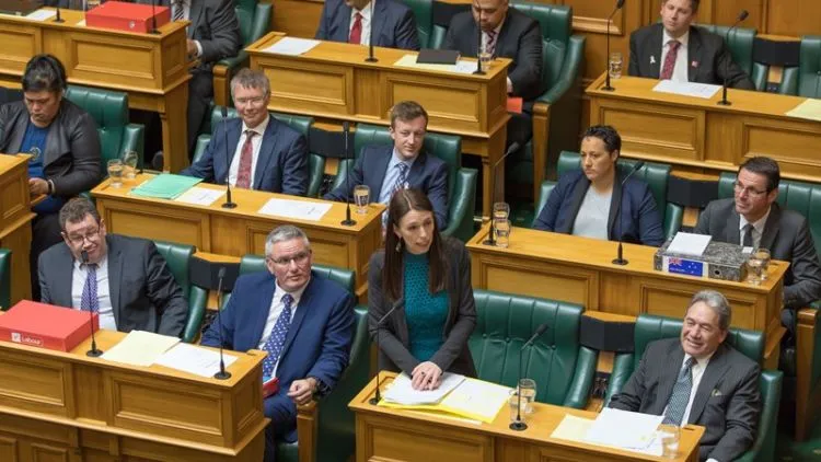 Tuai Banyak Pujian, PM New Zealand Ini Ternyata Working Mom yang Bikin Banyak Gebrakan 14