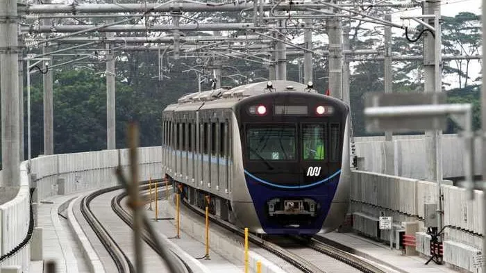 MRT di Jakarta Bakal Diresmikan 24 Maret Besok. Sebelumnya, Pahami Dulu Bedanya MRT Sama LRT dan KRL 5