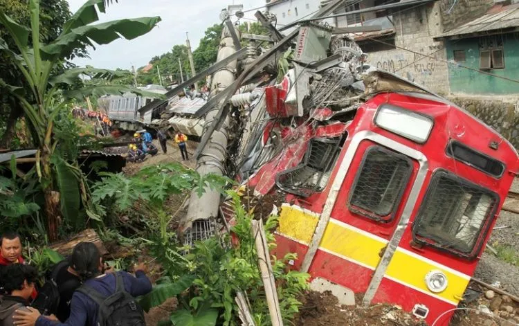 KRL Jurusan Jakarta-Bogor Terguling, Ternyata Begini Fakta-Fakta Penting dan Dugaan Penyebabnya 8