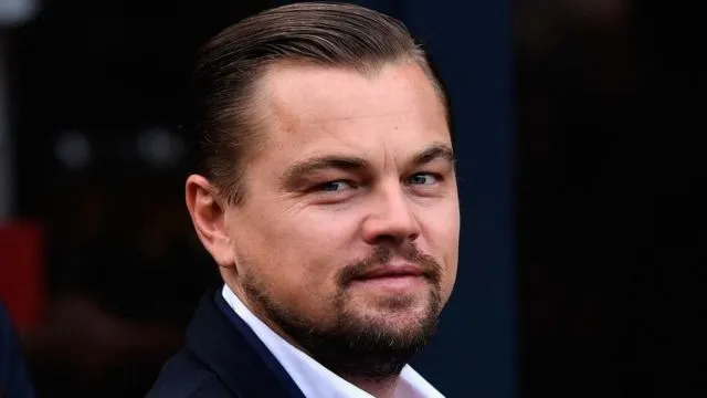 Leonardo DiCaprio Prihatin ke Gunungan Sampah di Bantar Gebang; Contoh Aktor Ganteng Anti Jaim! 6