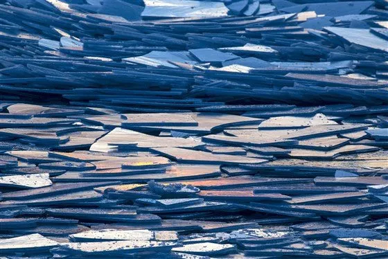 Kemarin Beku Total, Sekarang Pecahan Es di Danau Michigan Ini Begitu Memukau. Tapi Hati-hati, Tajam! 15