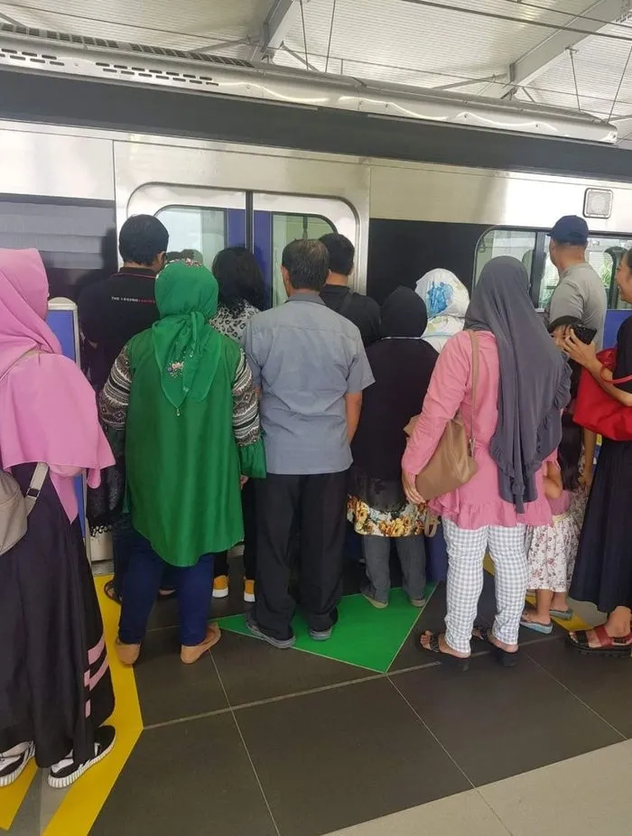 PT. MRT Ajak Masyarakat untuk #UbahJakarta. Penting Nih, Biar Penumpangnya Nggak Pada Norak 9
