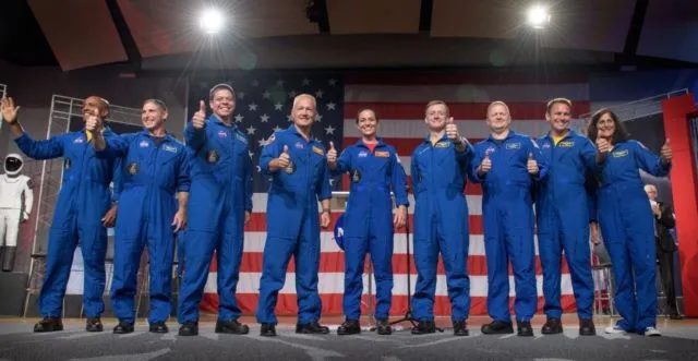 Kabarnya, NASA Butuh Orang Humoris Buat Jadi Astronot. Ternyata Pintar Doang Nggak Cukup, Ya~ 7