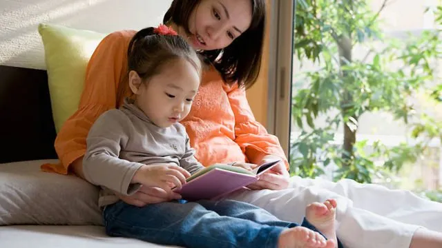 6 Manfaat Hebat Rutin Bacakan Anak Dongeng Sebelum Tidur. Mama Papa, Sudah Tahu? 8