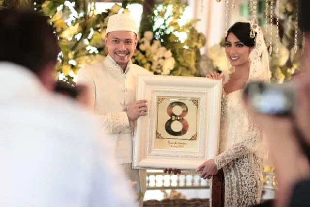 Meski Super Kaya, 7 Artis Ini Pilih Mahar Pernikahan yang Nilainya Sederhana. Ini Lo Alasannya 13